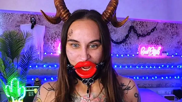 Snapshot of Cool_Freak_ chatting on 09/20/25, 10:38 Cool Freak online show from 09/20/25, 10:38