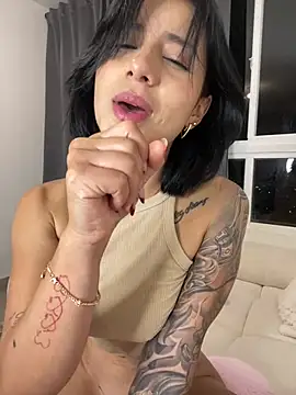 Ale Lewis online show from 01/02/25, 01:06