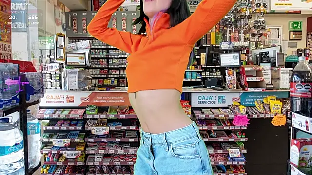 Snapshot of NanaRott chatting on 02/09/25, 01:00 NanaRott online show from 02/09/25, 01:00