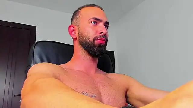 Snapshot of MichaelMasterss chatting on 12/19/24, 09:17 MichaelMasterss online show from 12/19/24, 09:17