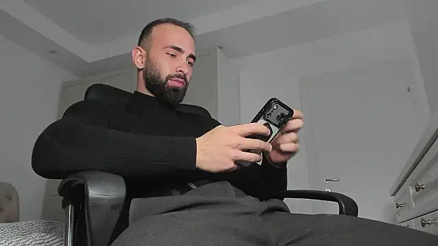 Snapshot of MichaelMasterss chatting on 02/08/26, 08:34 MichaelMasterss online show from 02/08/26, 08:34