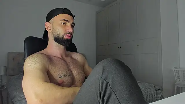 Snapshot of MichaelMasterss chatting on 02/14/26, 01:46 MichaelMasterss online show from 02/14/26, 01:46