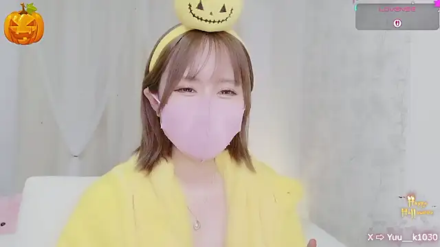 Snapshot of Yuu__k chatting on 10/29/25, 03:03 Yuu k online show from 10/29/25, 03:03