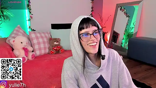  Jessy Moon  online show from 02/15/26, 07:54