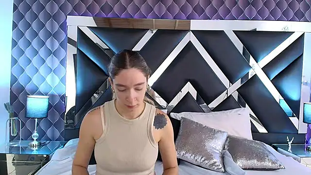 Snapshot of victoriaa_lee_ chatting on 02/10/25, 07:17 victoriaa lee online show from 02/10/25, 07:17