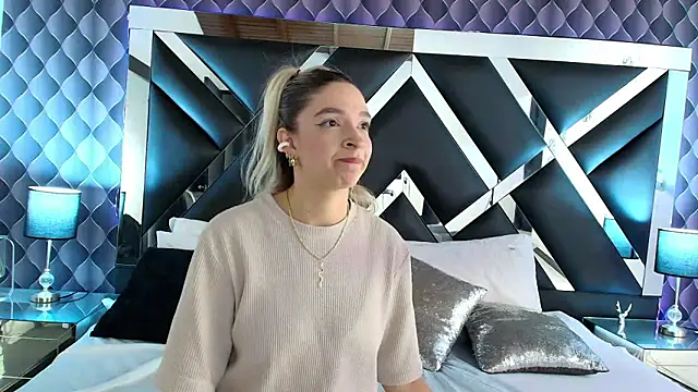 Snapshot of victoriaa_lee_ chatting on 02/20/25, 06:57 victoriaa lee online show from 02/20/25, 06:57