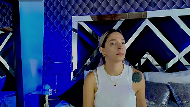 Snapshot of victoriaa_lee_ chatting on 03/12/25, 07:17 victoriaa lee online show from 03/12/25, 07:17