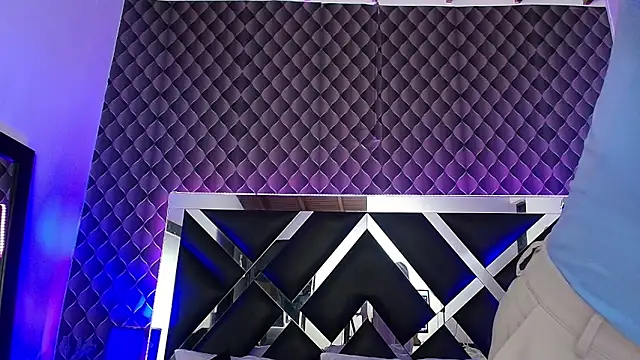 Snapshot of victoriaa_lee_ chatting on 10/25/25, 07:19 victoriaa lee online show from 10/25/25, 07:19