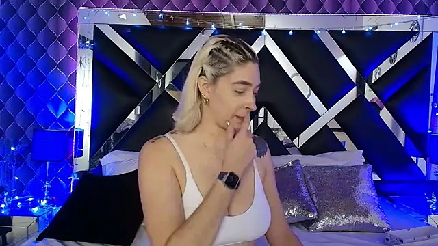 victoriaa lee  online show from 03/15/26, 07:20