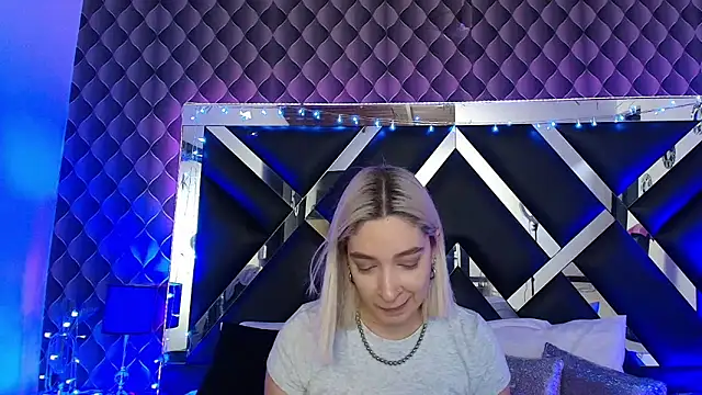 victoriaa lee  online show from 03/21/26, 07:06