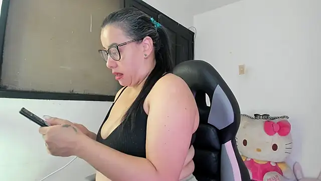 smile sweetpao online show from 02/27/25, 12:02