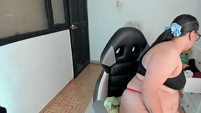 smile sweetpao online show from 10/03/25, 12:24