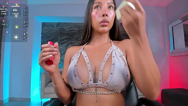 RenataReyes online show from 02/06/26, 08:23