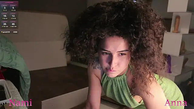 Snapshot of Mari___Anna chatting on 12/13/25, 07:53 Mari Anna online show from 12/13/25, 07:53