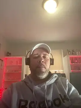 Cristian-Brayan online show from 02/11/25, 01:20