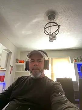 Cristian-Brayan online show from 09/10/25, 03:34