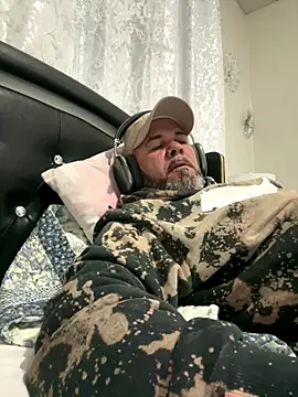 Cristian-Brayan online show from 10/18/25, 11:55