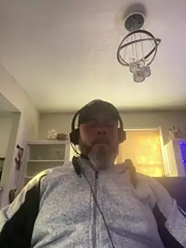 Cristian-Brayan online show from 12/16/25, 01:49