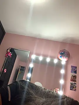 Snapshot of gabiTetas chatting on 12/13/24, 11:06 gabiTetas online show from 12/13/24, 11:06