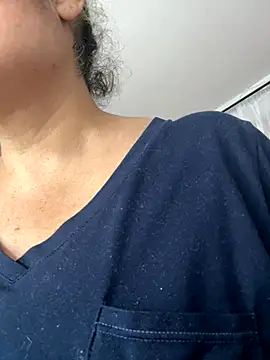 Snapshot of gabiTetas chatting on 10/26/25, 07:31 gabiTetas online show from 10/26/25, 07:31