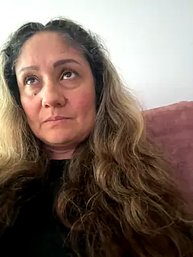 Snapshot of gabiTetas chatting on 11/22/25, 09:14 gabiTetas online show from 11/22/25, 09:14