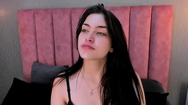 Alexa Thaylor  online show from 11/20/25, 03:01