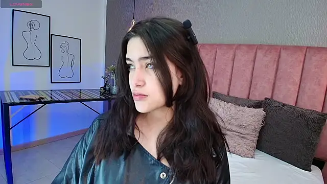 Alexa Thaylor  online show from 03/21/26, 02:20