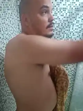 Snapshot of RobertoBuzios22 chatting on 01/04/25, 10:34 RobertoBuzios22 online show from 01/04/25, 10:34