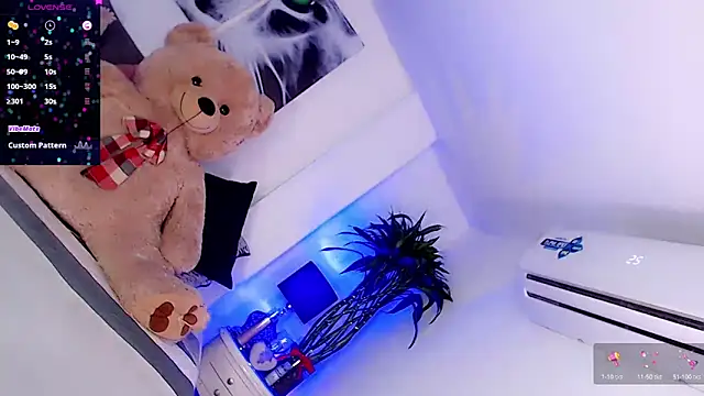 Sophiesweet5 online show from 02/14/25, 02:18