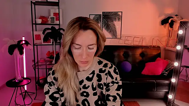 RebeccaMartinez online show from 01/23/25, 05:35