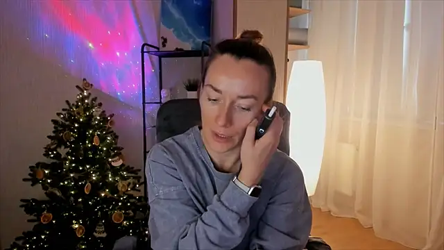 RebeccaMartinez online show from 12/20/25, 08:21