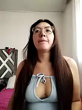 Snapshot of katha_steele_ chatting on 12/28/24, 02:21 katha steele online show from 12/28/24, 02:21