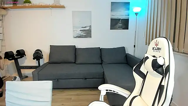 Snapshot of PollyFlame chatting on 01/24/25, 10:51 PollyFlame online show from 01/24/25, 10:51