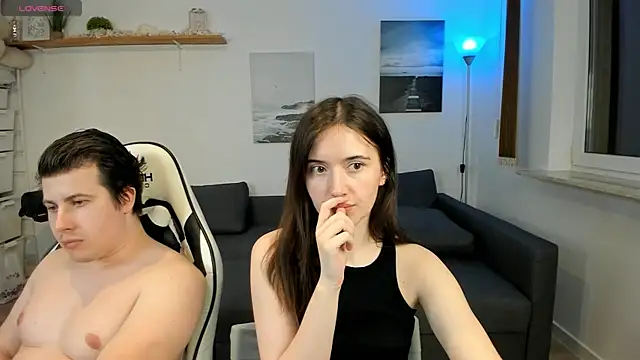 Snapshot of PollyFlame chatting on 02/03/25, 10:21 PollyFlame online show from 02/03/25, 10:21