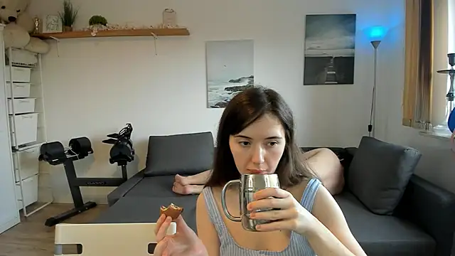 Snapshot of PollyFlame chatting on 02/21/25, 08:40 PollyFlame online show from 02/21/25, 08:40