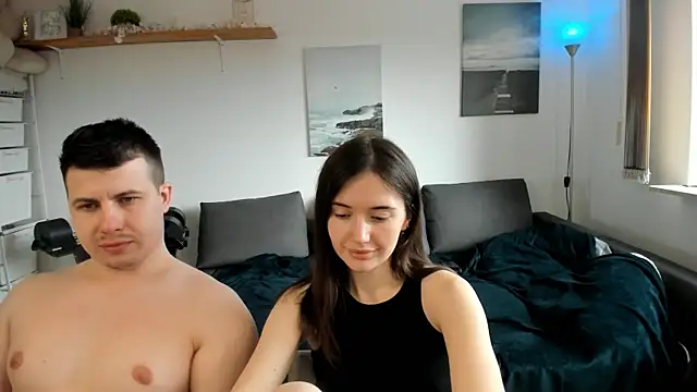 Snapshot of PollyFlame chatting on 03/18/25, 10:36 PollyFlame online show from 03/18/25, 10:36