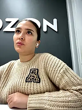 Snapshot of Sweet_Lollypop chatting on 12/01/24, 04:51 Sweet Lollypop online show from 12/01/24, 04:51