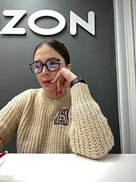 Snapshot of Sweet_Lollypop chatting on 01/02/25, 04:02 Sweet Lollypop online show from 01/02/25, 04:02