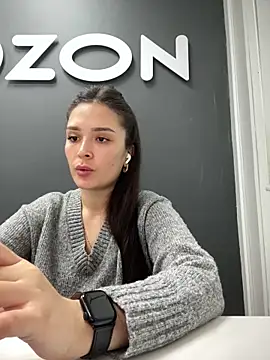 Snapshot of Sweet_Lollypop chatting on 01/10/25, 07:04 Sweet Lollypop online show from 01/10/25, 07:04