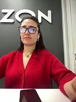 Snapshot of Sweet_Lollypop chatting on 03/11/25, 05:02 Sweet Lollypop online show from 03/11/25, 05:02