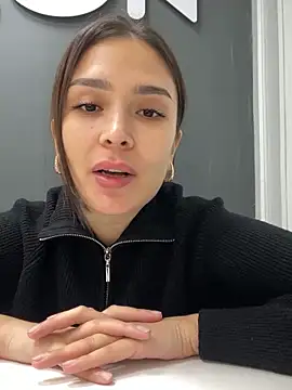 Snapshot of Sweet_Lollypop chatting on 10/17/25, 04:31 Sweet Lollypop online show from 10/17/25, 04:31