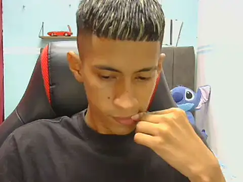 Angelstripboy online show from 08/06/26, 11:39