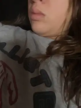 LittleBabyCat22 online show from 04/15/26, 12:01