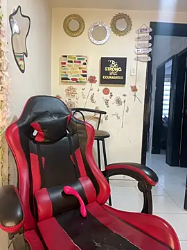 Liamiler01  online show from 04/22/26, 12:39