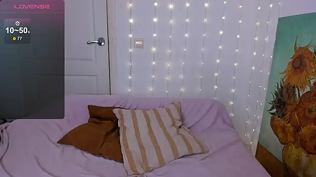 Snapshot of nymphobaby chatting on 12/08/24, 11:08 nymphobaby online show from 12/08/24, 11:08