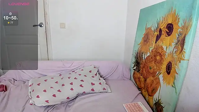 Snapshot of nymphobaby chatting on 11/15/25, 10:26 nymphobaby online show from 11/15/25, 10:26