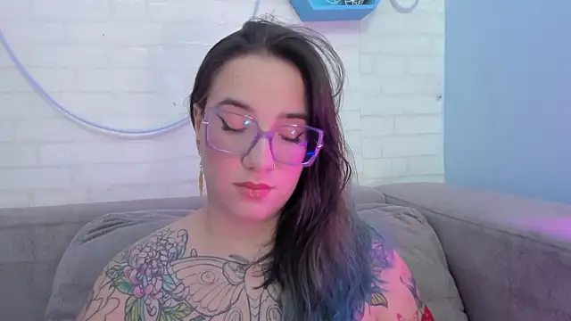 Snapshot of DEVA_BLUE_ chatting on 02/10/25, 12:41 DEVA BLUE online show from 02/10/25, 12:41