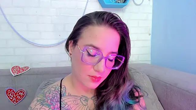 Snapshot of DEVA_BLUE_ chatting on 02/18/25, 03:42 DEVA BLUE online show from 02/18/25, 03:42