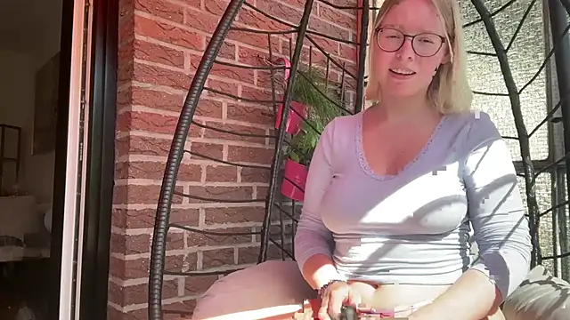 LucyFoxLulu online show from 05/28/26, 02:03