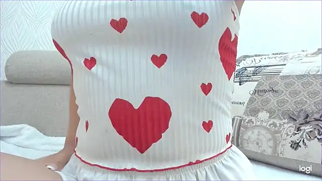 Snapshot of Hanah_cho_cho chatting on 10/16/25, 07:09 Hanah cho cho online show from 10/16/25, 07:09